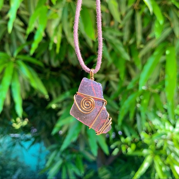 *SOLD* Rare purple sea glass necklace - Picture 3 of 3